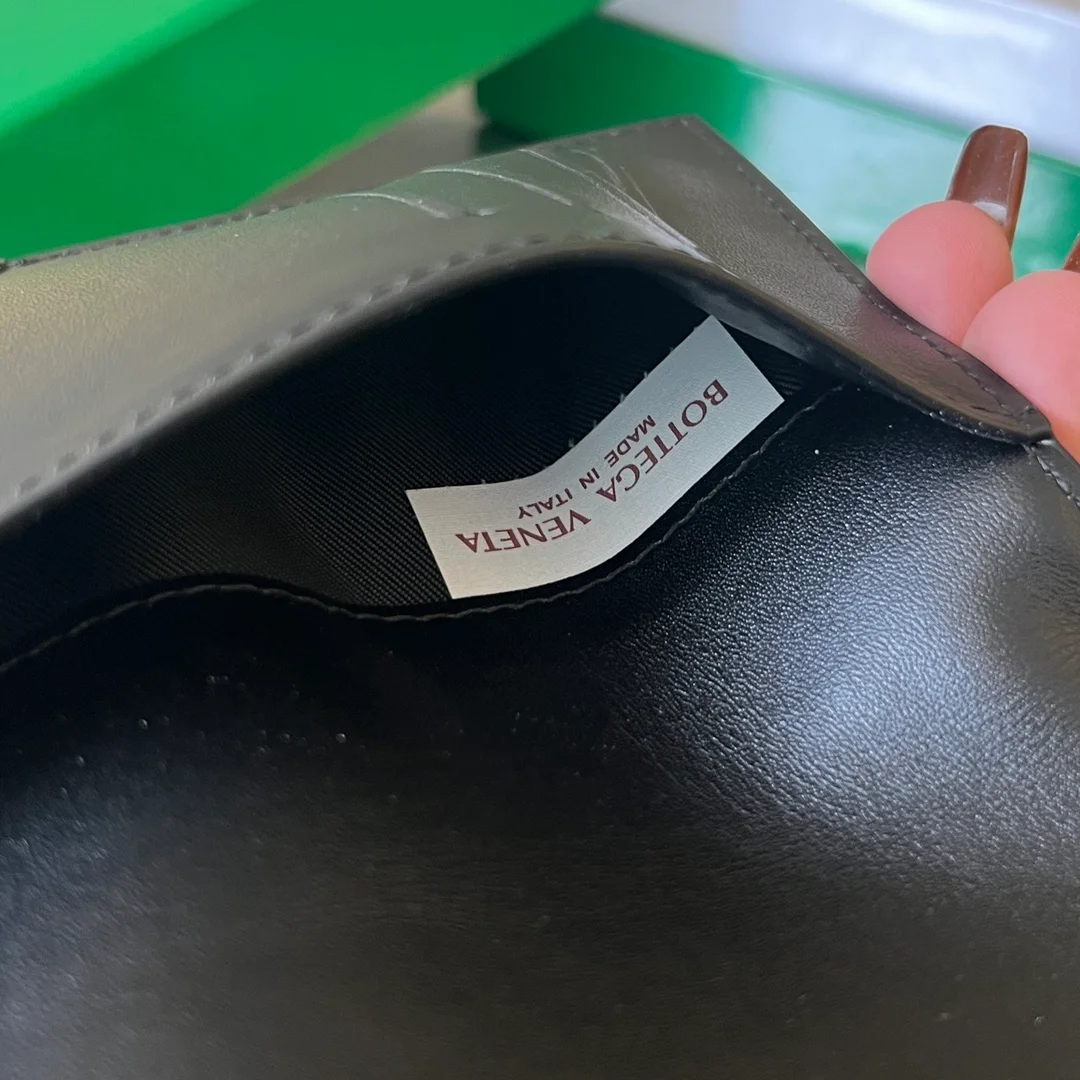 보테가 베네타 카세트 여권 케이스 (3color)