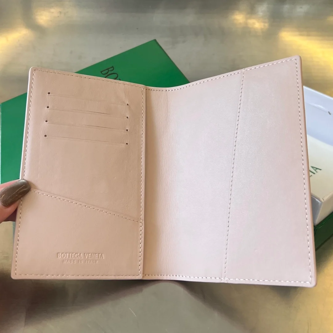 보테가 베네타 카세트 여권 케이스 (3color)