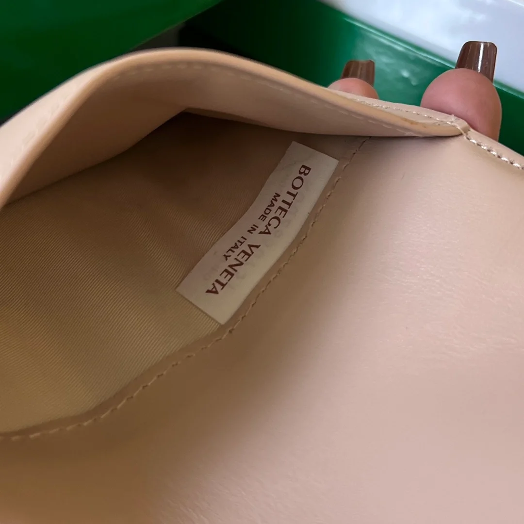 보테가 베네타 카세트 여권 케이스 (3color)