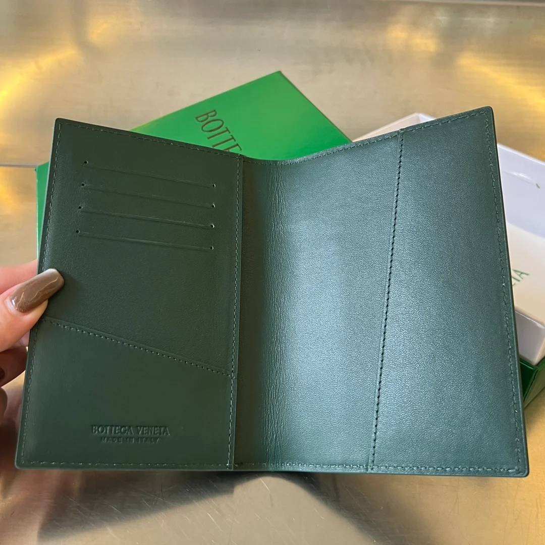 보테가 베네타 카세트 여권 케이스 (3color)