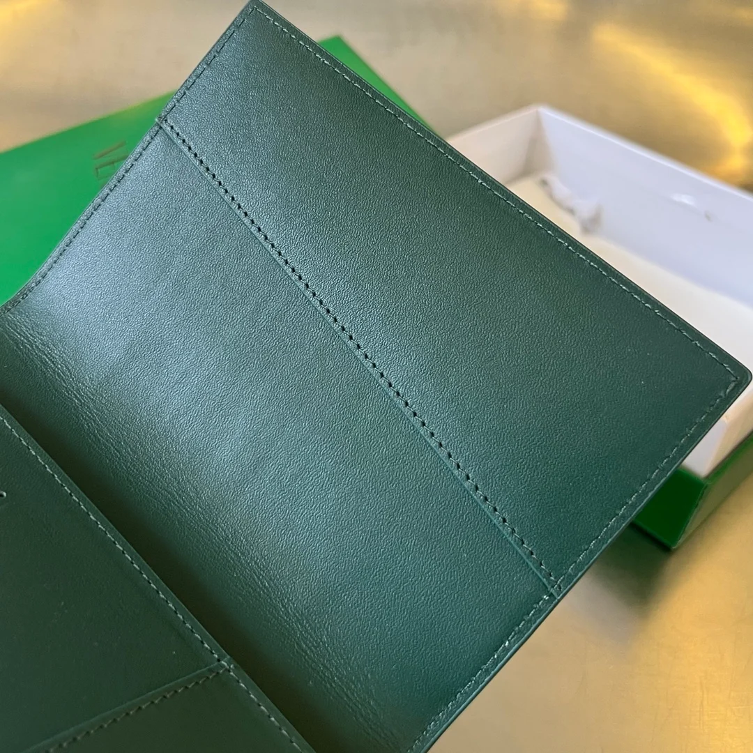 보테가 베네타 카세트 여권 케이스 (3color)