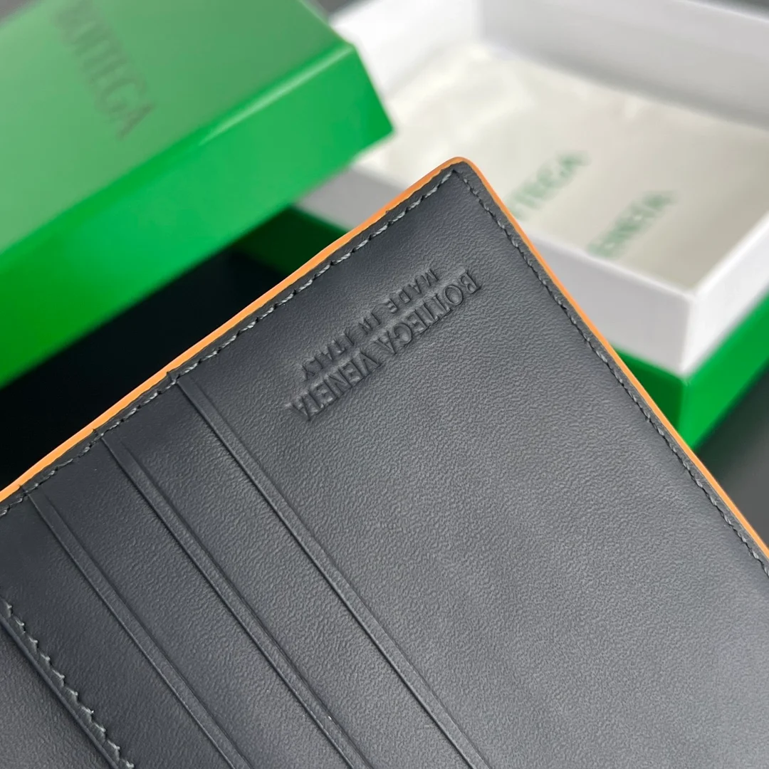 보테가 베네타 인트레치아토 슬림 폴더 지갑