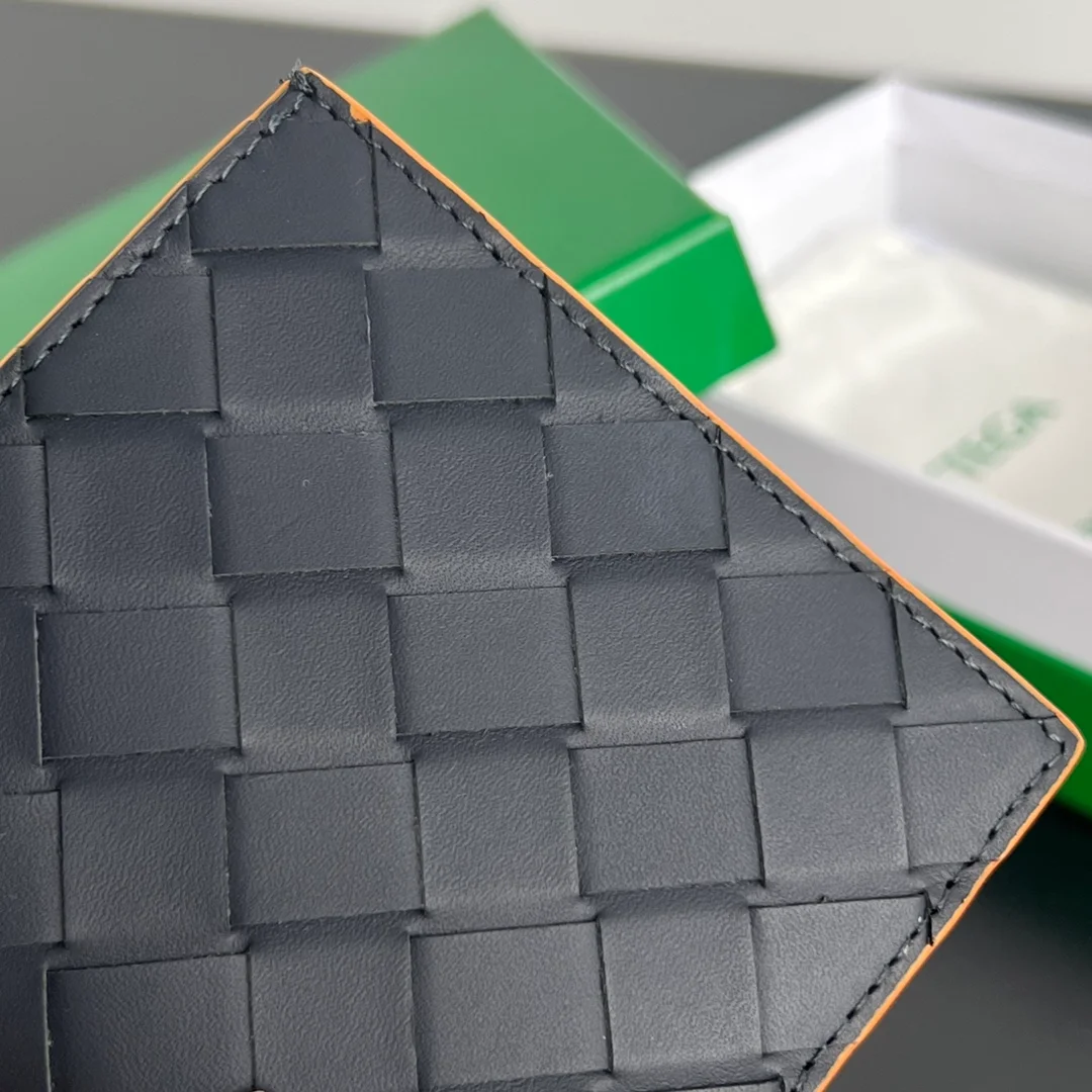 보테가 베네타 인트레치아토 슬림 폴더 지갑