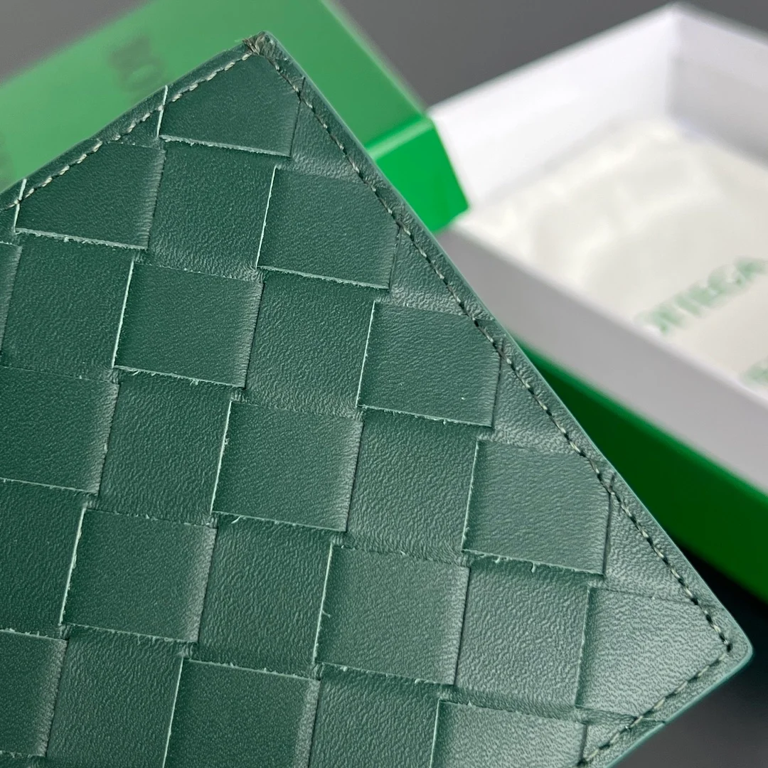 보테가 베네타 인트레치아토 슬림 폴더 지갑