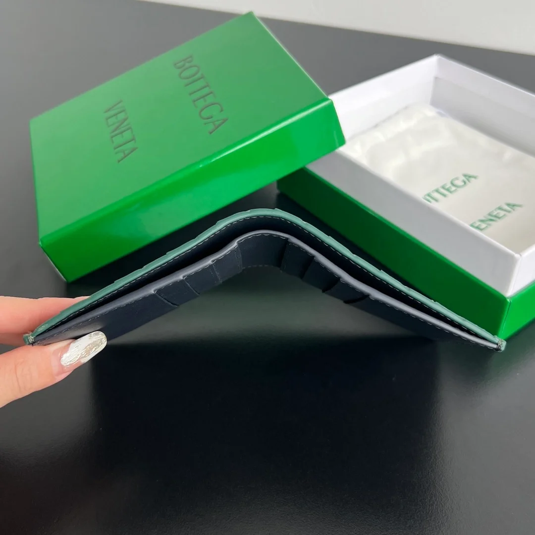 보테가 베네타 인트레치아토 슬림 폴더 지갑