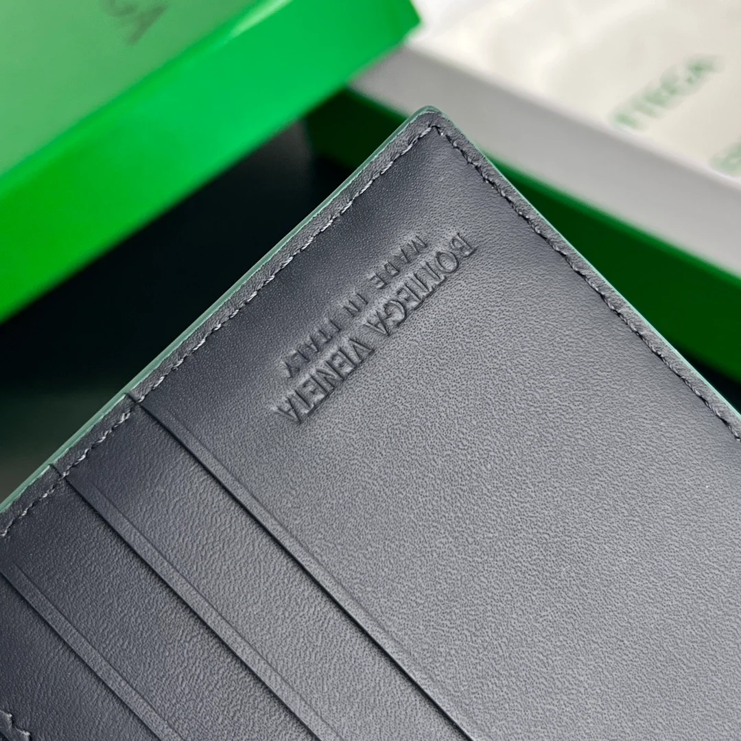 보테가 베네타 인트레치아토 슬림 폴더 지갑