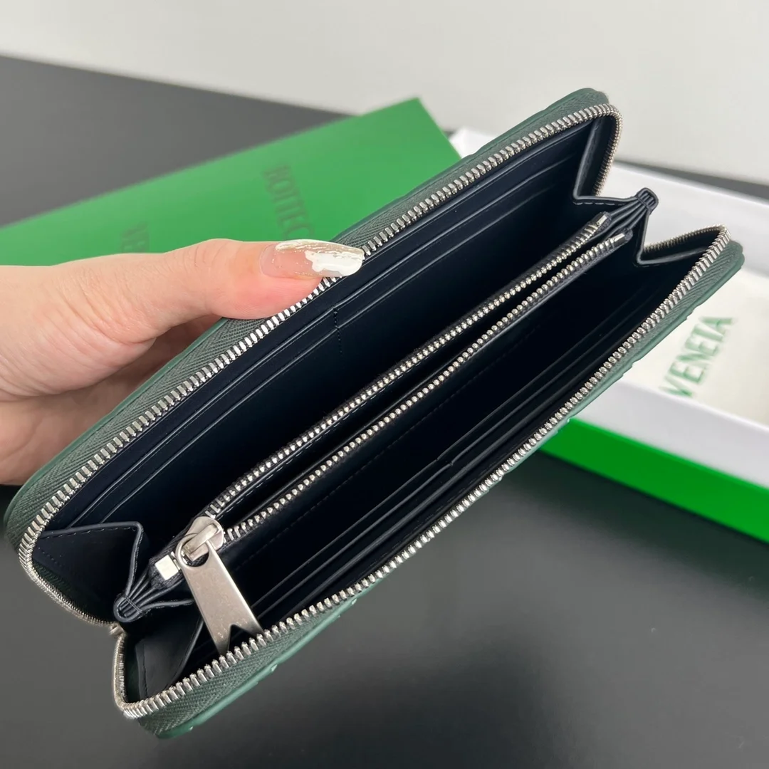 보테가 베네타 인트레치아토 지퍼 어라운드 지갑 그린