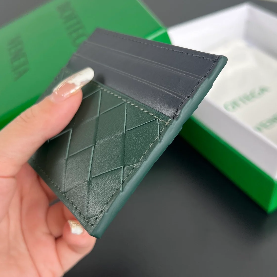 보테가 베네타 인트레치아토 투톤 카드지갑