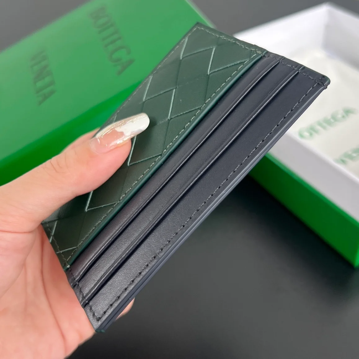 보테가 베네타 인트레치아토 투톤 카드지갑