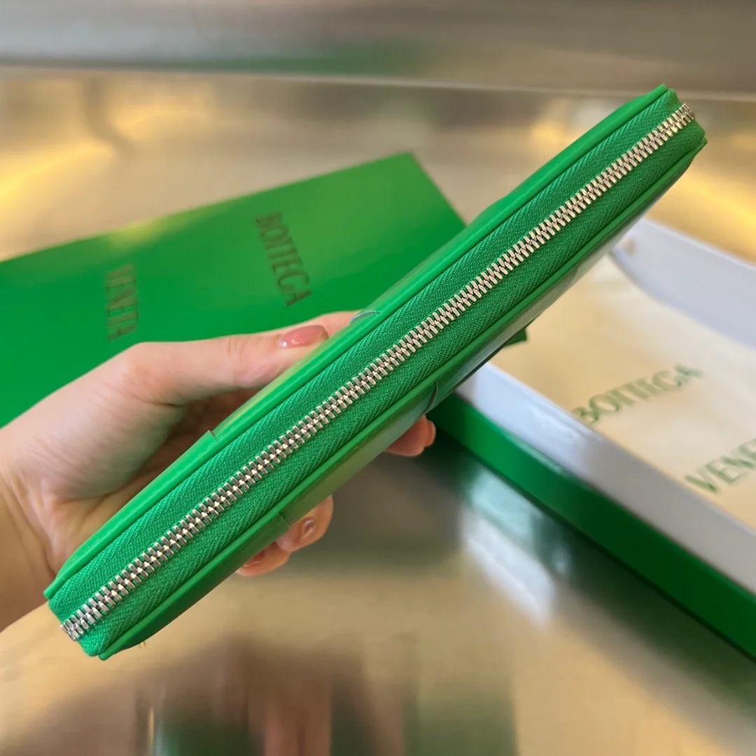 보테가 베네타 카세트 패러킷 어라운드 장지갑