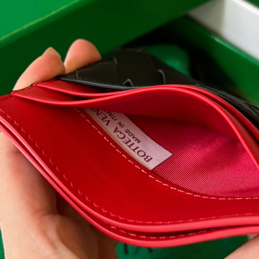 보테가 베네타 인트레치아토 투톤 카드지갑 레드