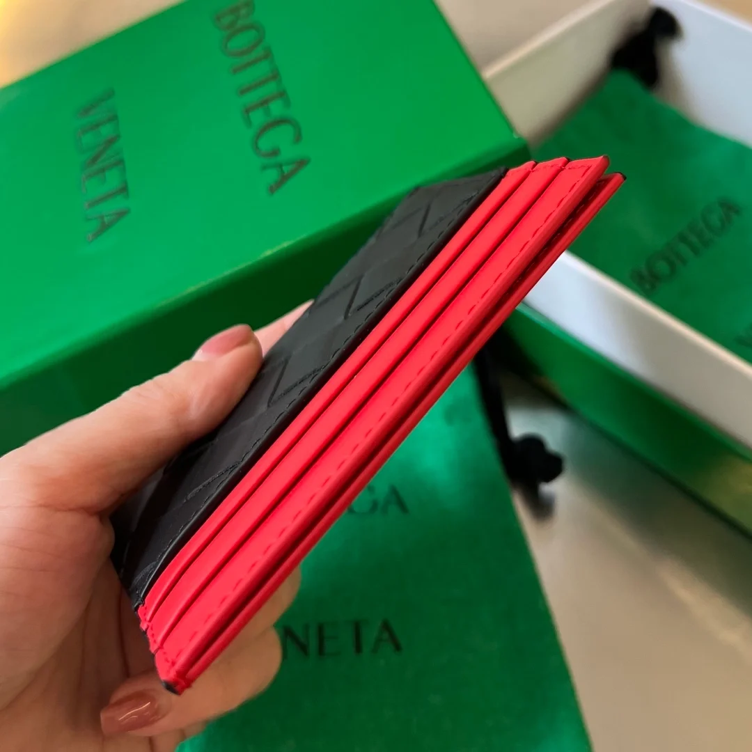 보테가 베네타 인트레치아토 투톤 카드지갑 레드