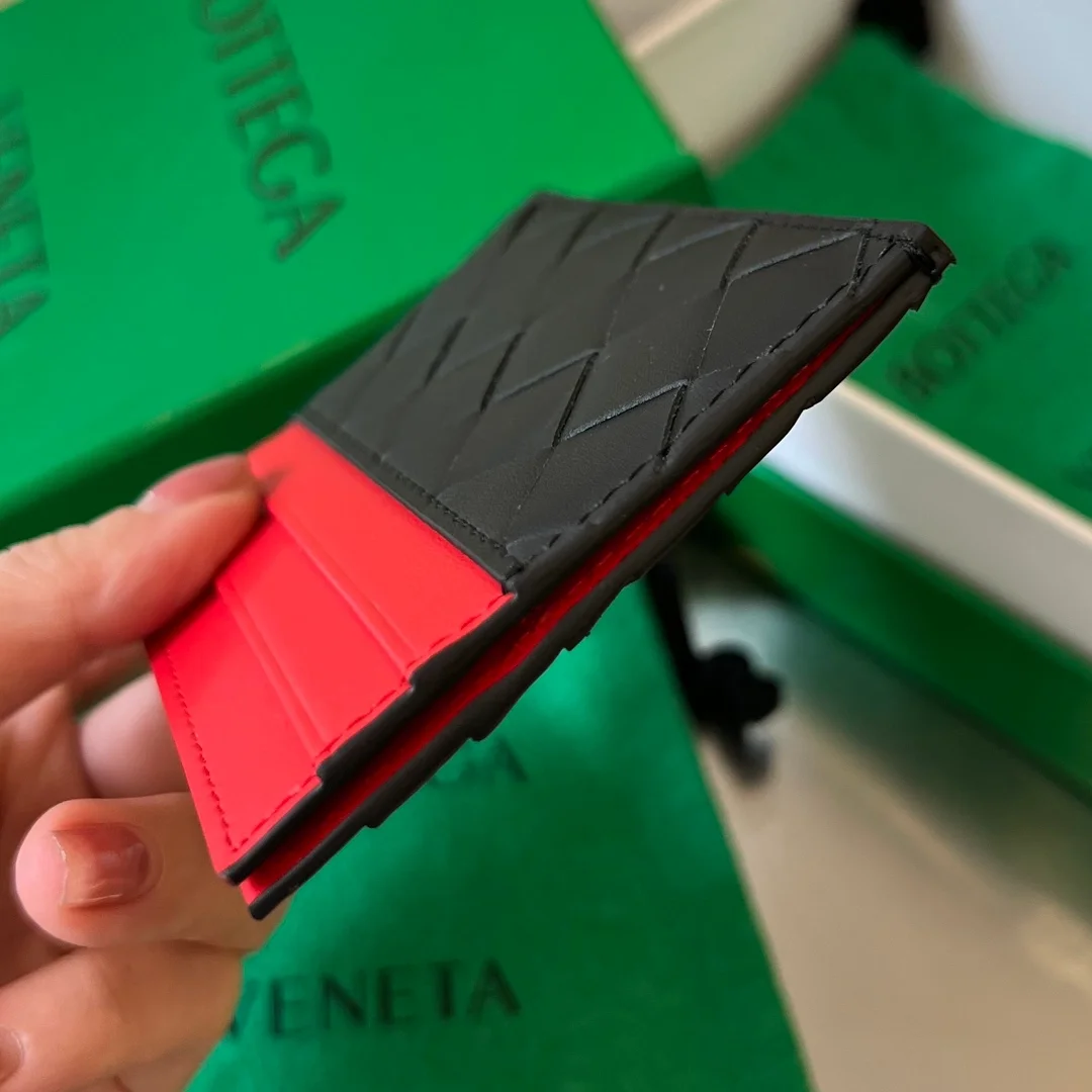 보테가 베네타 인트레치아토 투톤 카드지갑 레드