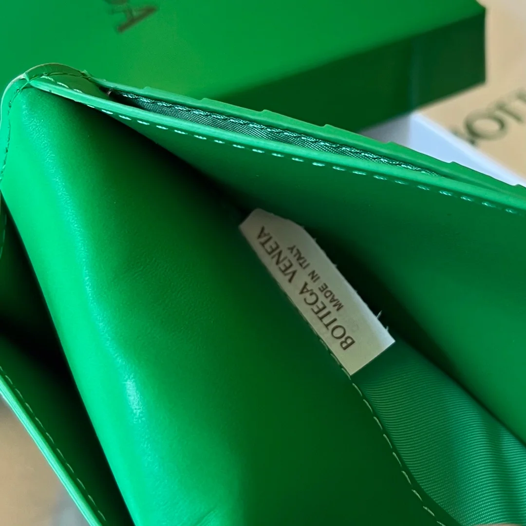 보테가 베네타 스페이스 폴렌 투톤 장지갑