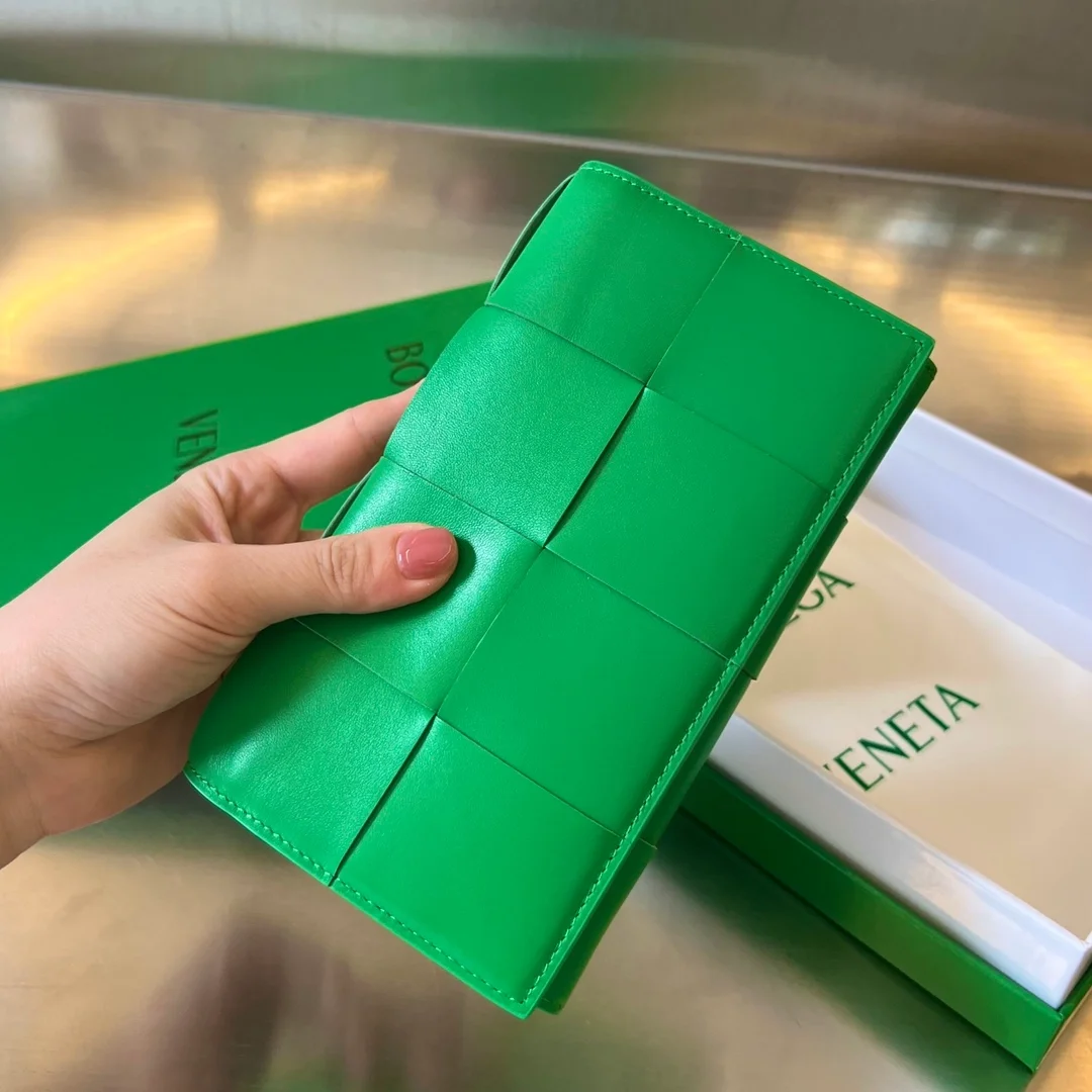 보테가 베네타 카세트 패러킷 장지갑