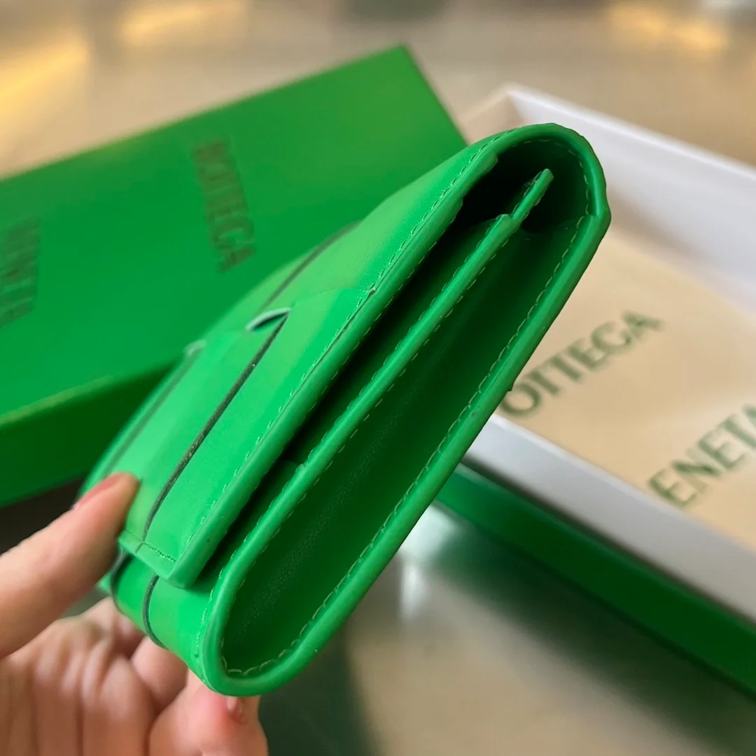 보테가 베네타 카세트 패러킷 장지갑