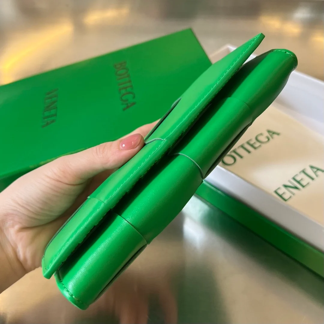 보테가 베네타 카세트 패러킷 장지갑