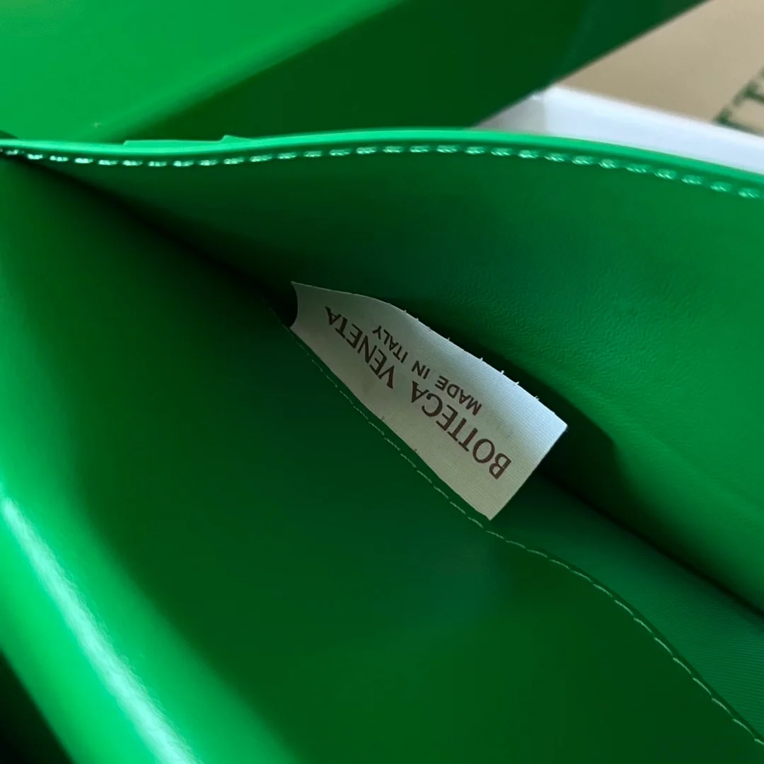 보테가 베네타 카세트 패러킷 장지갑