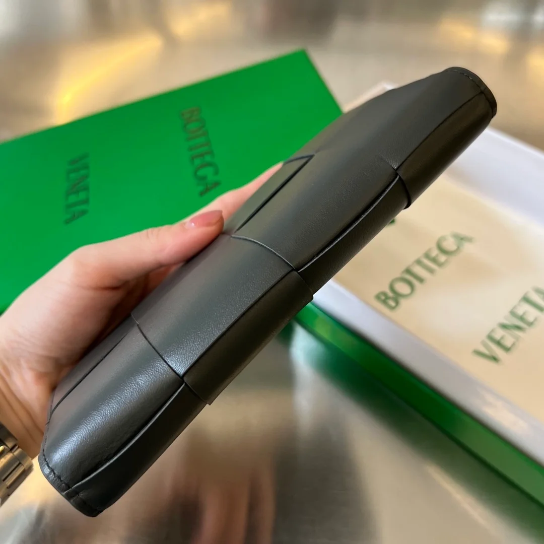 보테가 베네타 패러킷 장지갑 블랙