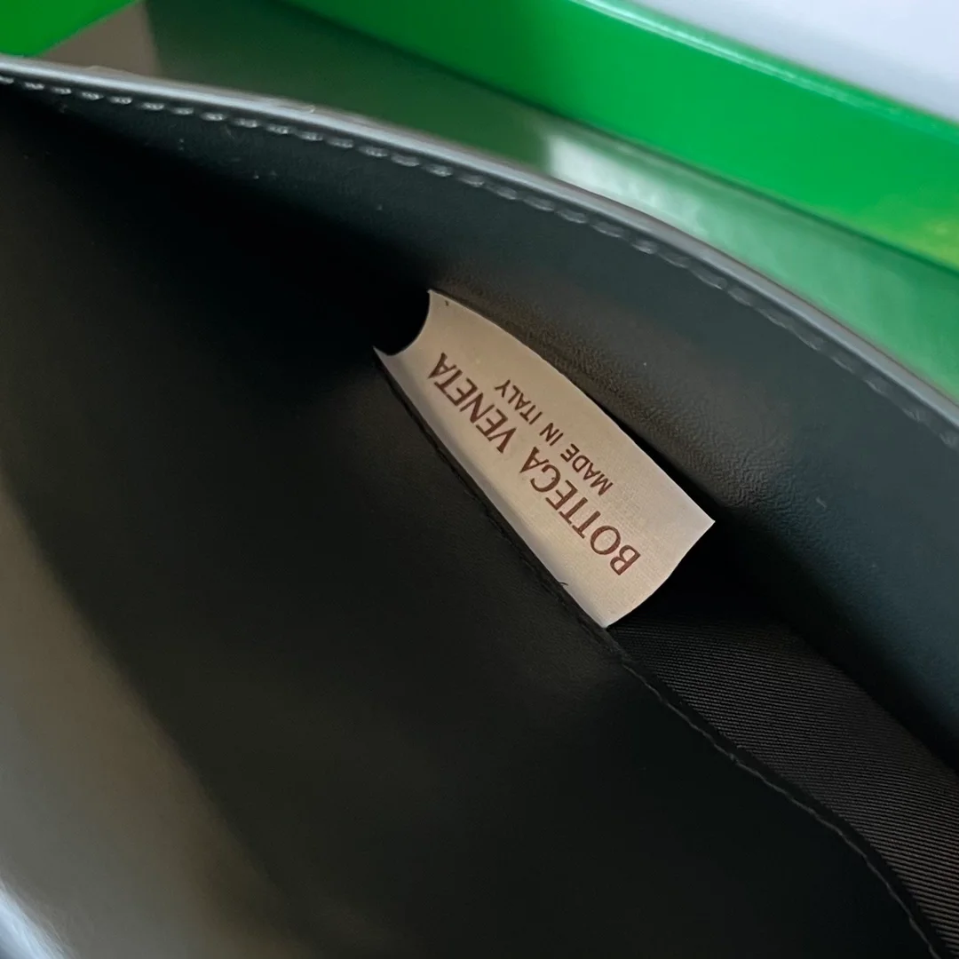 보테가 베네타 패러킷 장지갑 블랙