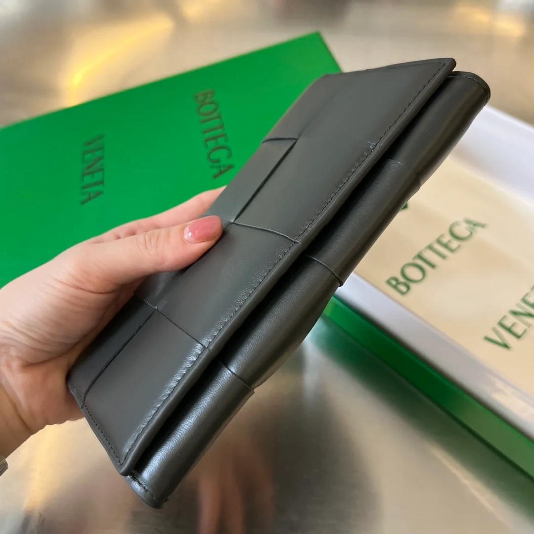 보테가 베네타 패러킷 장지갑 블랙