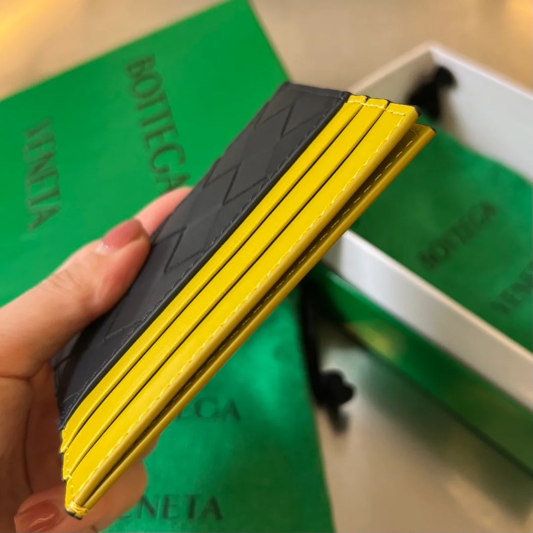 보테가 베네타 인트레치아토 투톤 카드지갑 머스타드