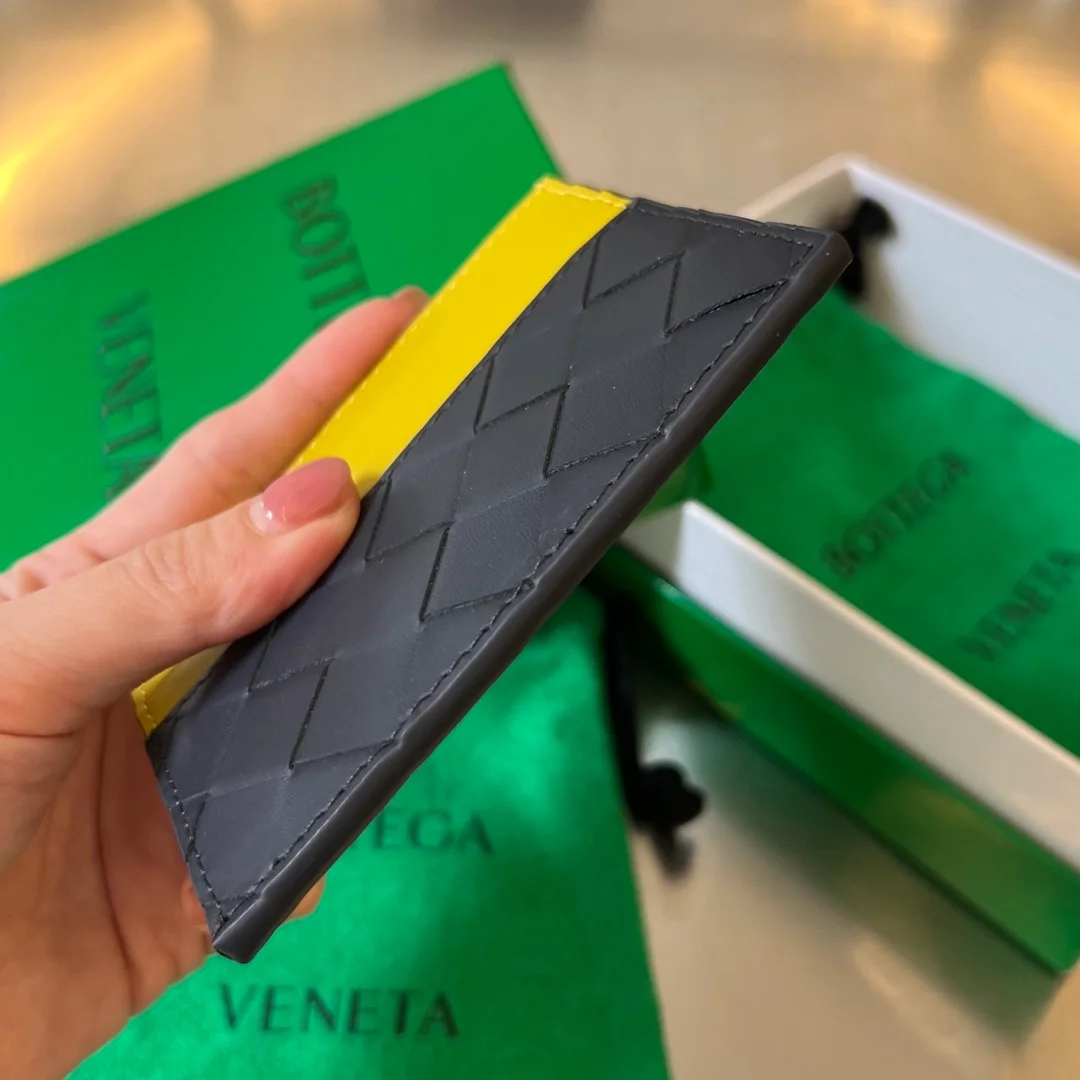 보테가 베네타 인트레치아토 투톤 카드지갑 머스타드