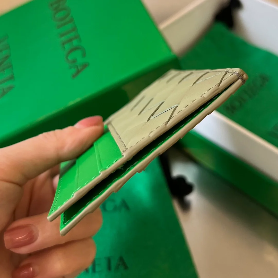 보테가 베네타 트래버틴 패러킷 카드케이스