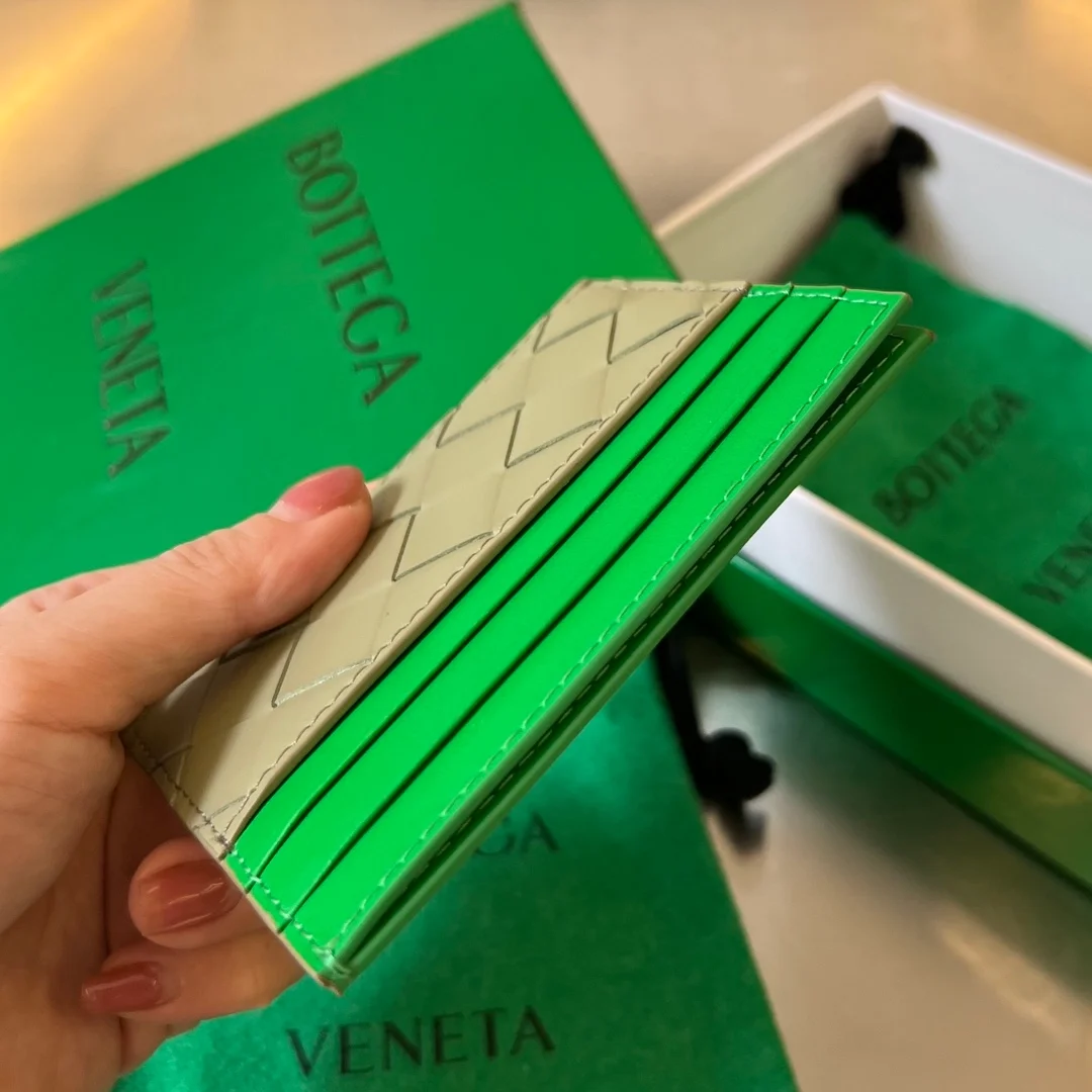 보테가 베네타 트래버틴 패러킷 카드케이스