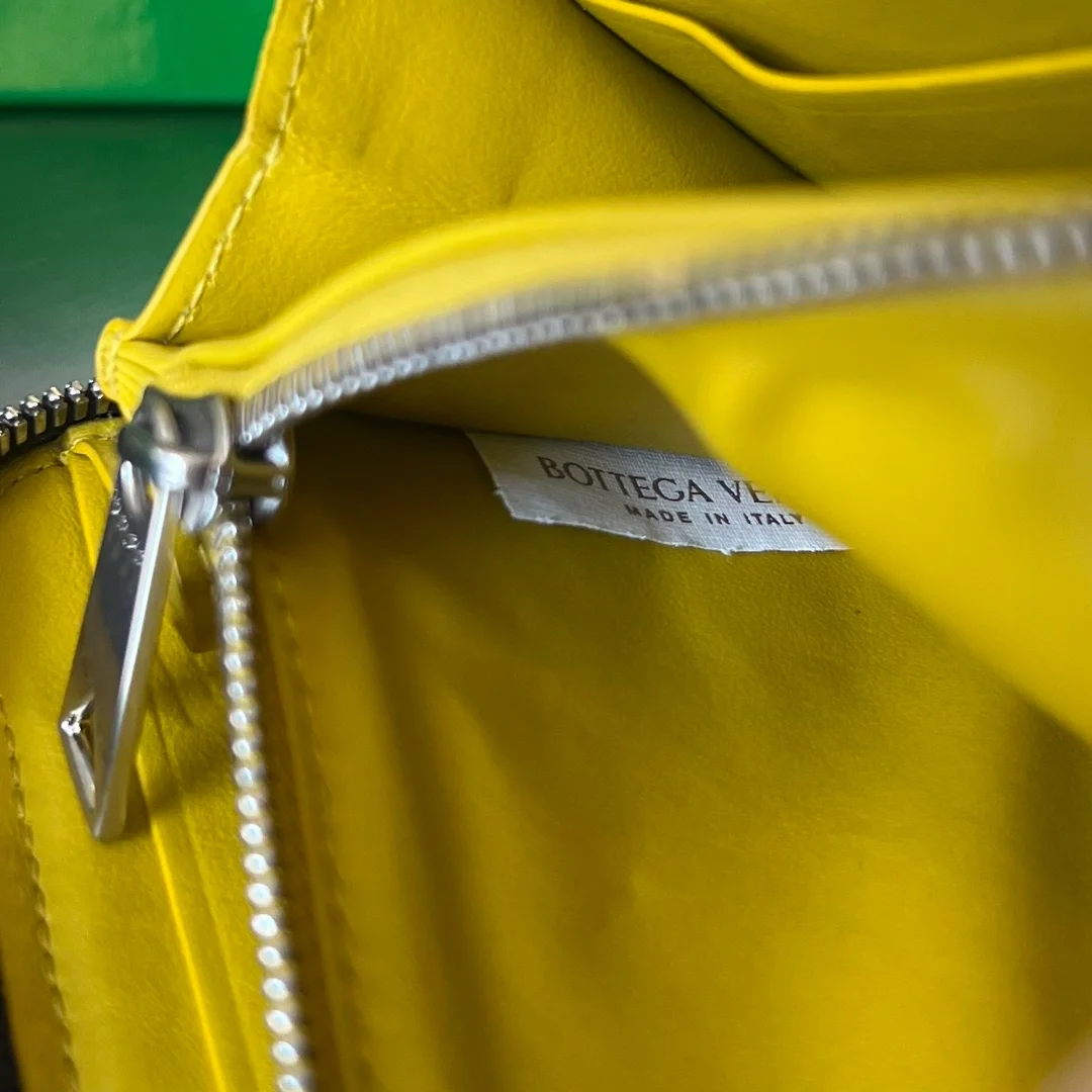 보테가 베네타 인트레치아토 어라운드 지갑 투톤 블랙/옐로우