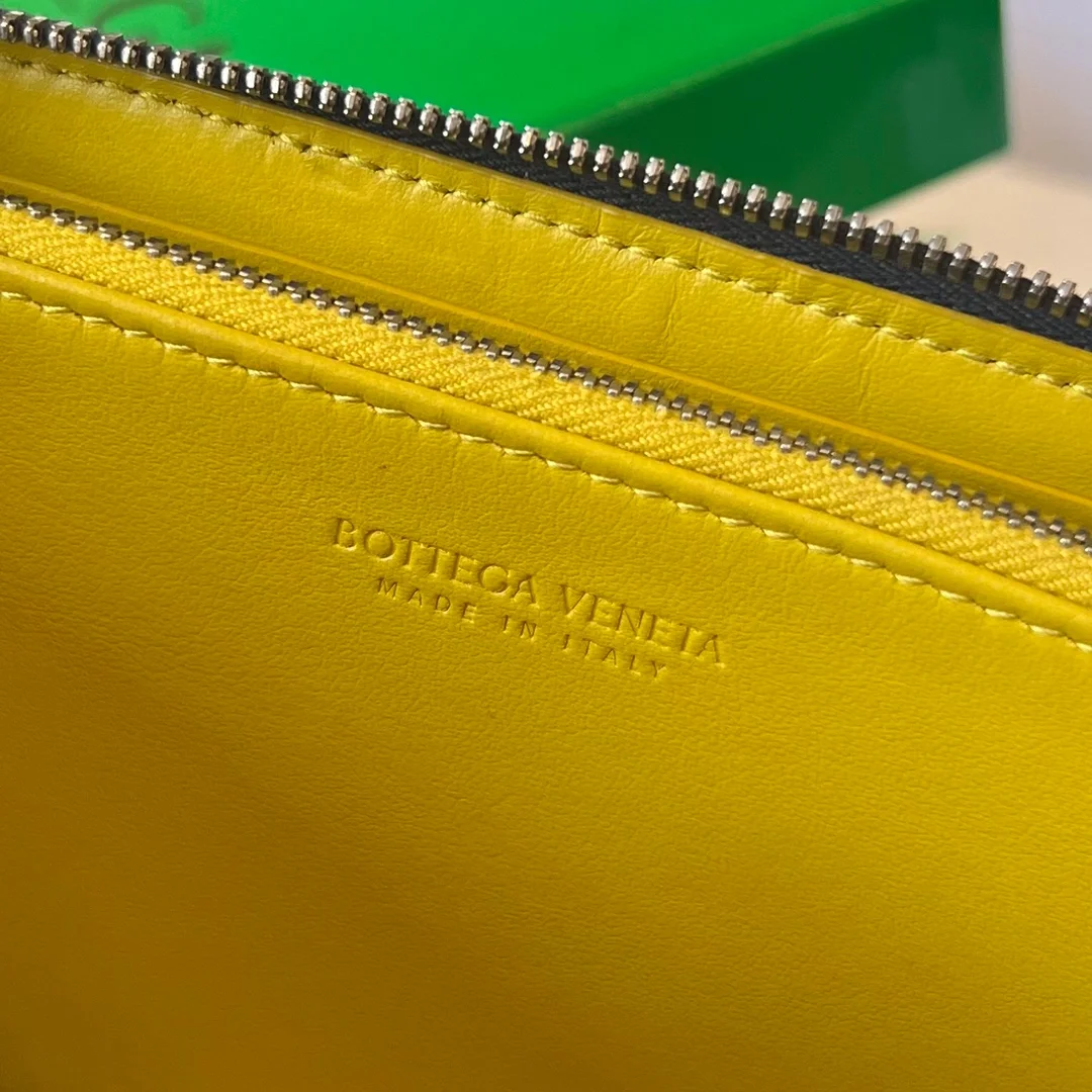 보테가 베네타 인트레치아토 어라운드 지갑 투톤 블랙/옐로우