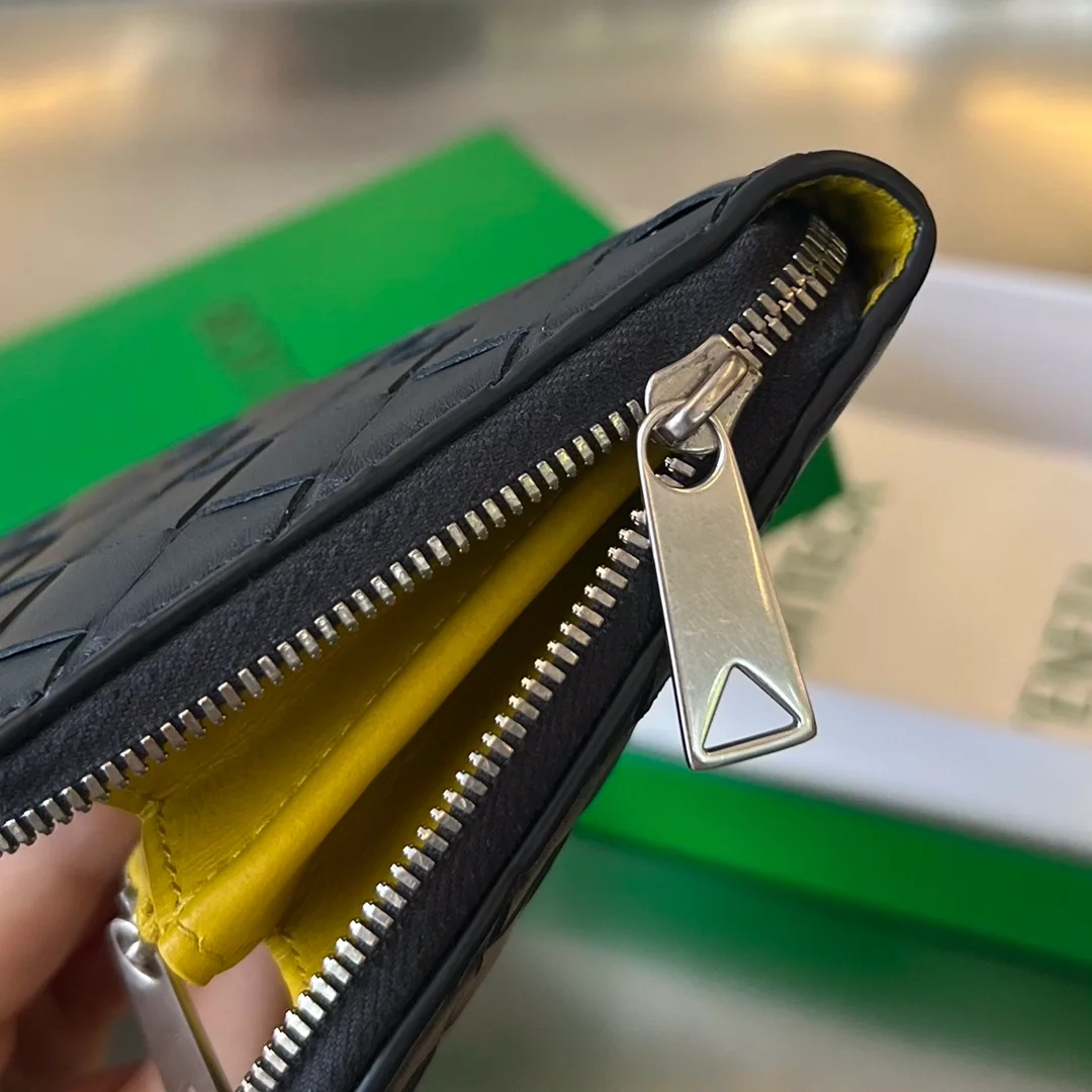 보테가 베네타 인트레치아토 어라운드 지갑 투톤 블랙/옐로우