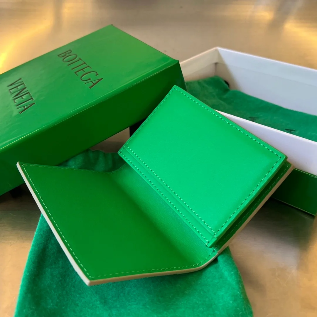 보테가 베네타 인트레치아토 트래버틴 명함지갑