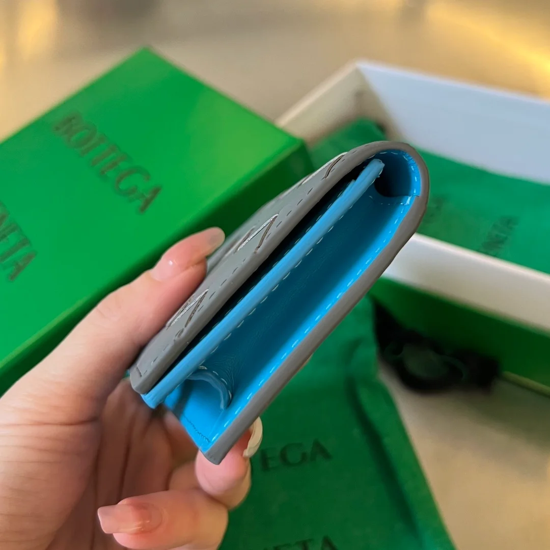 보테가 베네타 인트레치아토 썬더 명함케이스