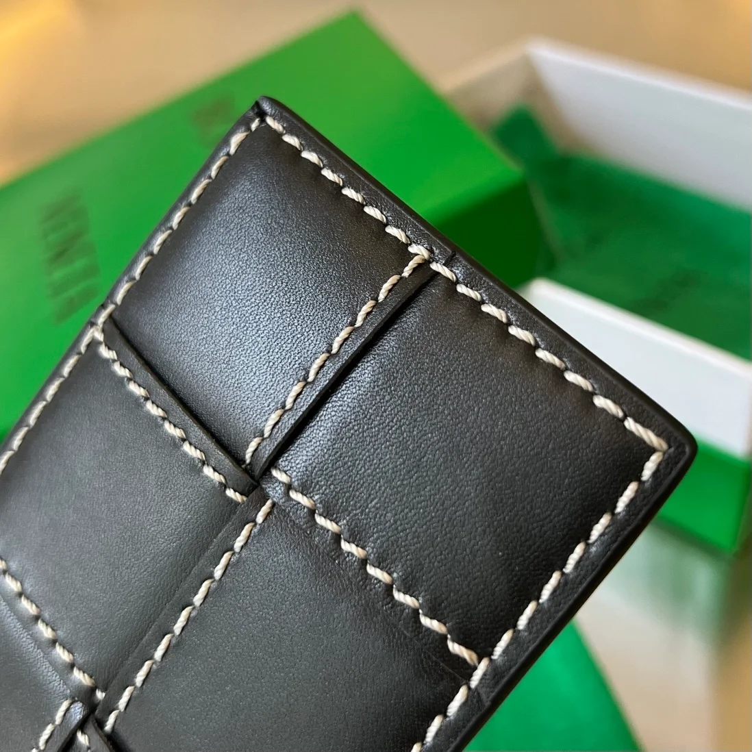 보테가 베네타 내추럴 스티치 카세트 카드케이스 블랙