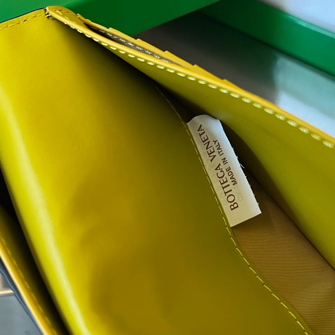 보테가 베네타 폴렌 장지갑 스페이스 네이비