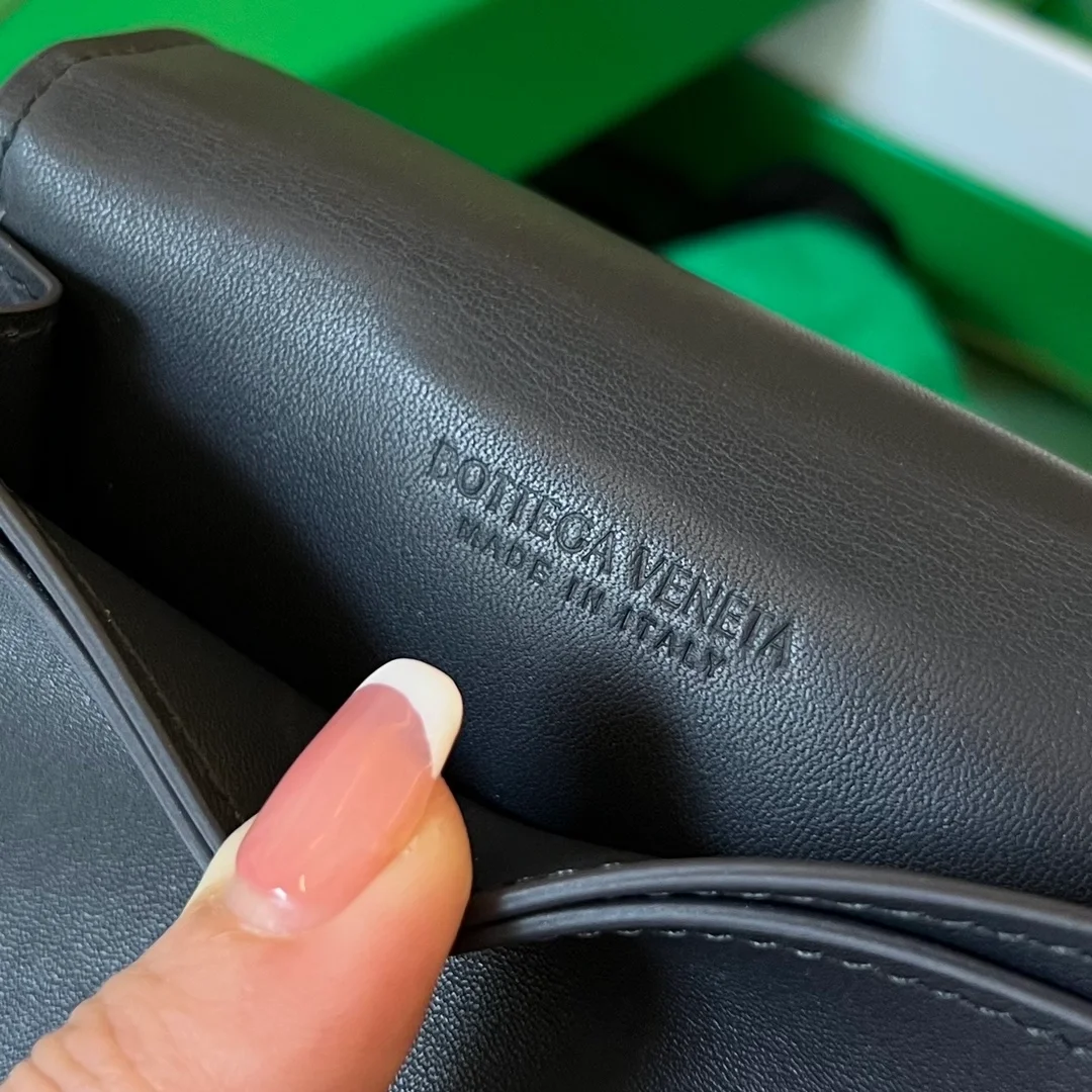 보테가 베네타 명함 케이스 블랙