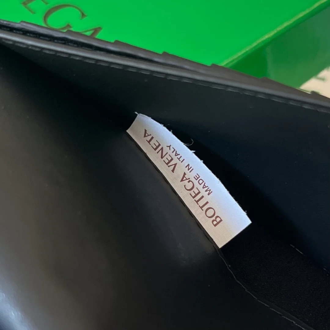 보테가 베네타 인트레치아토 장지갑 블랙