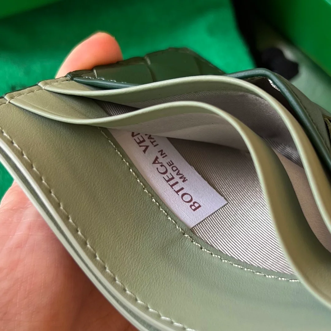 보테가 베네타 인트레치아토 투톤 카드 케이스