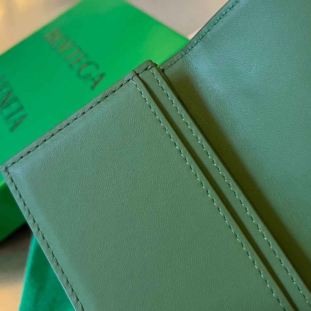 보테가 베네타 인트레치아토 명함 케이스 아보카도