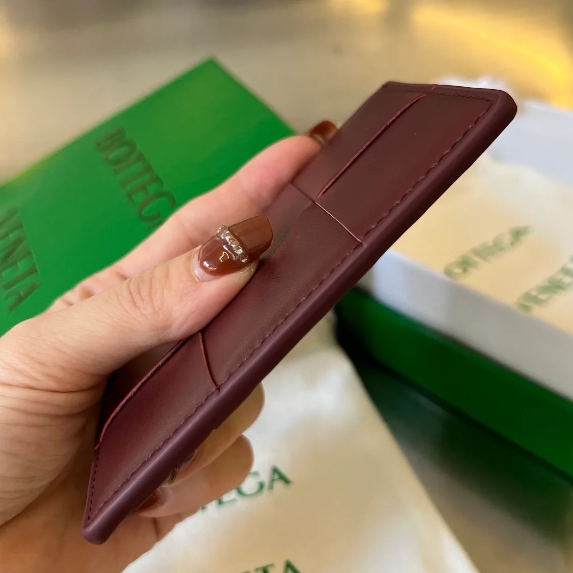 보테가 베네타 카세트 카드케이스 버건디