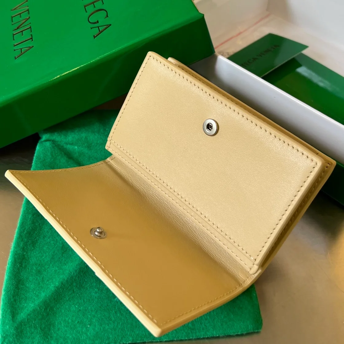 보테가 베네타 명함케이스 보르도 포리지