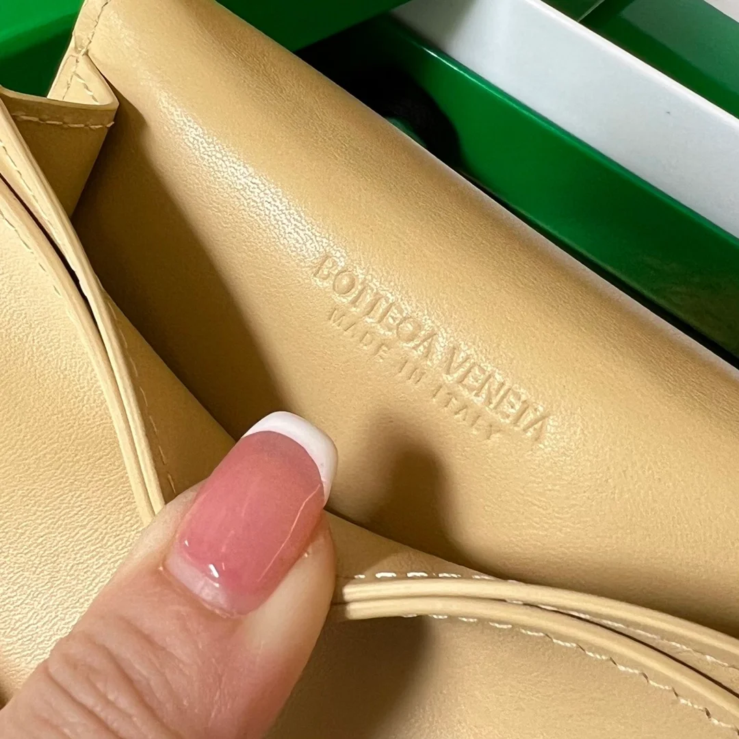 보테가 베네타 명함케이스 보르도 포리지