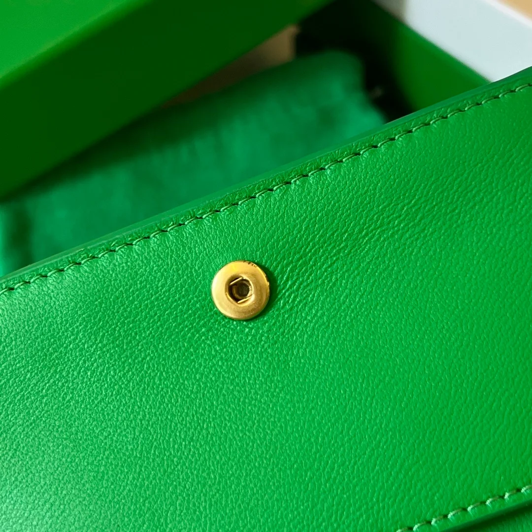 보테가 베네타 인트레치아토 레더 월렛