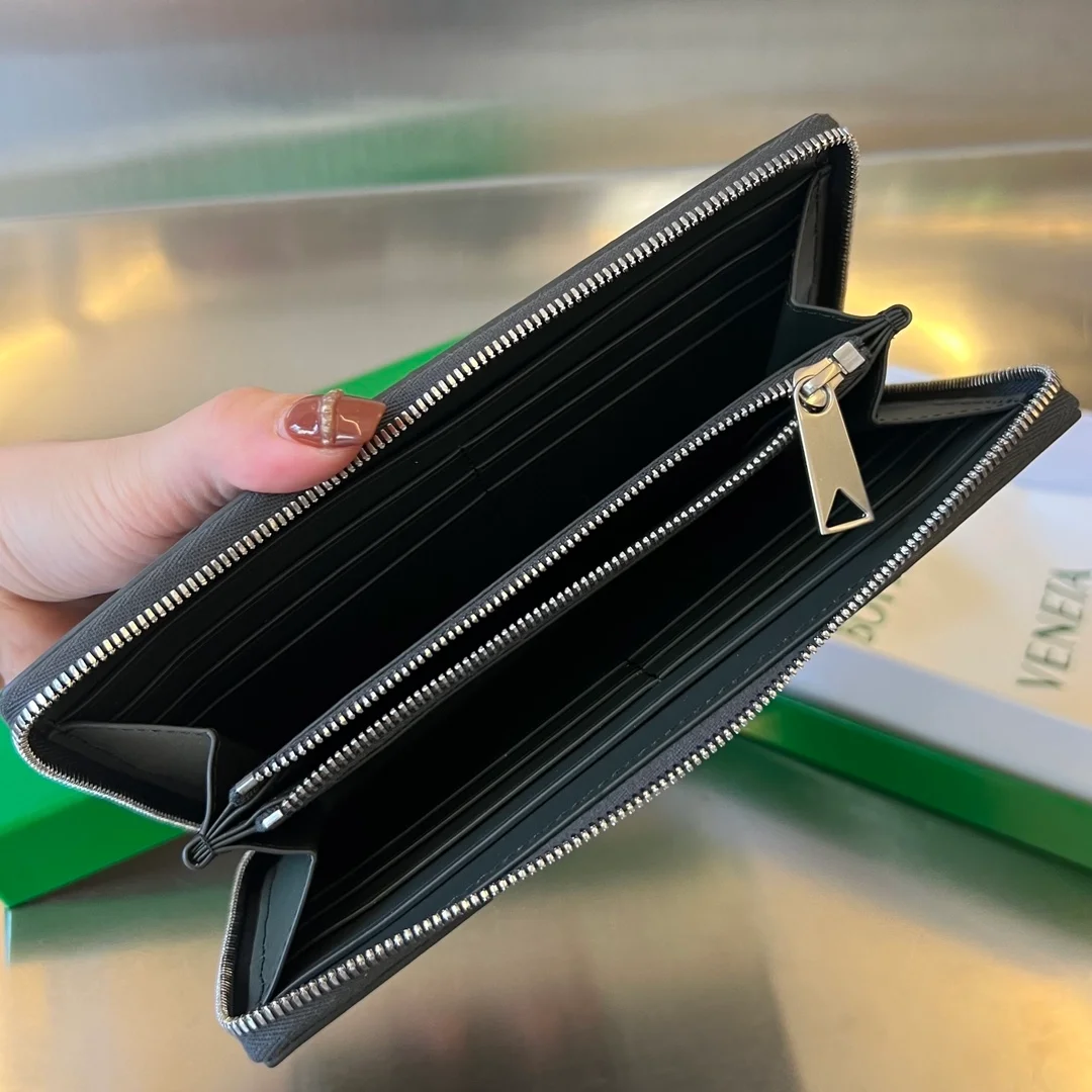 보테가 베네타 카세트 지퍼 어라운드 지갑