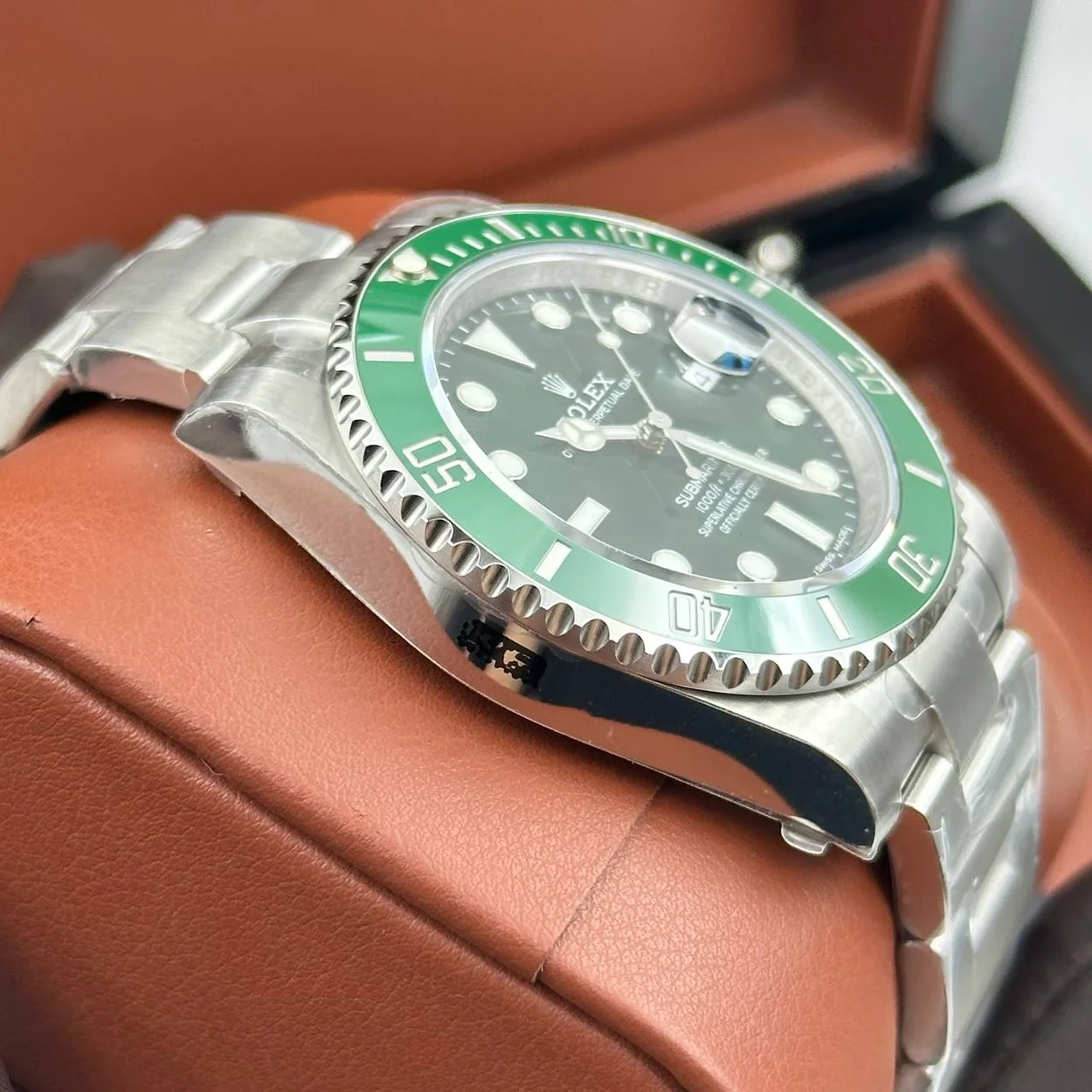 롤렉스 서브마리너 41mm 헐크 그린