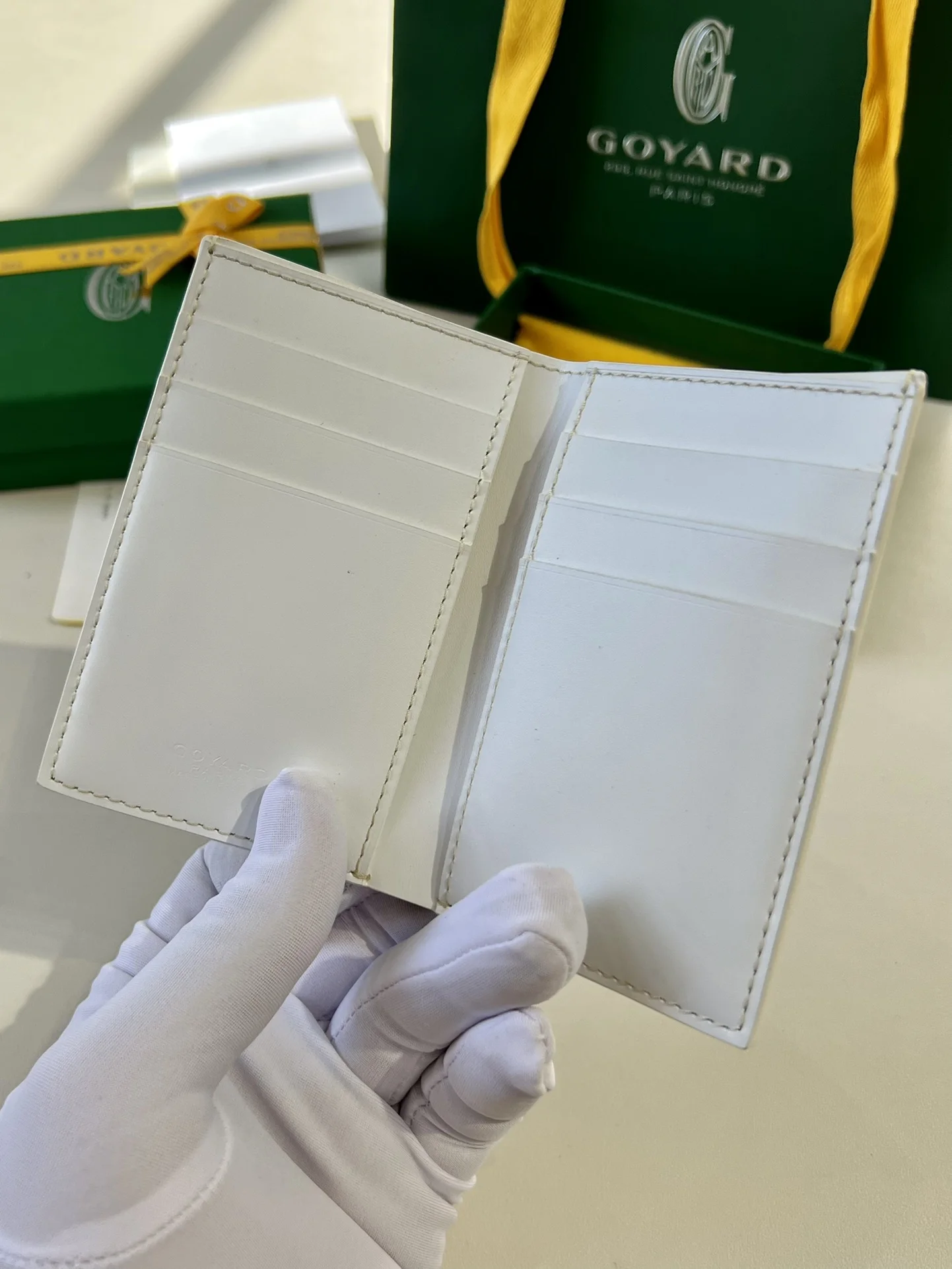 고야드 생피에르 카드 홀더 화이트