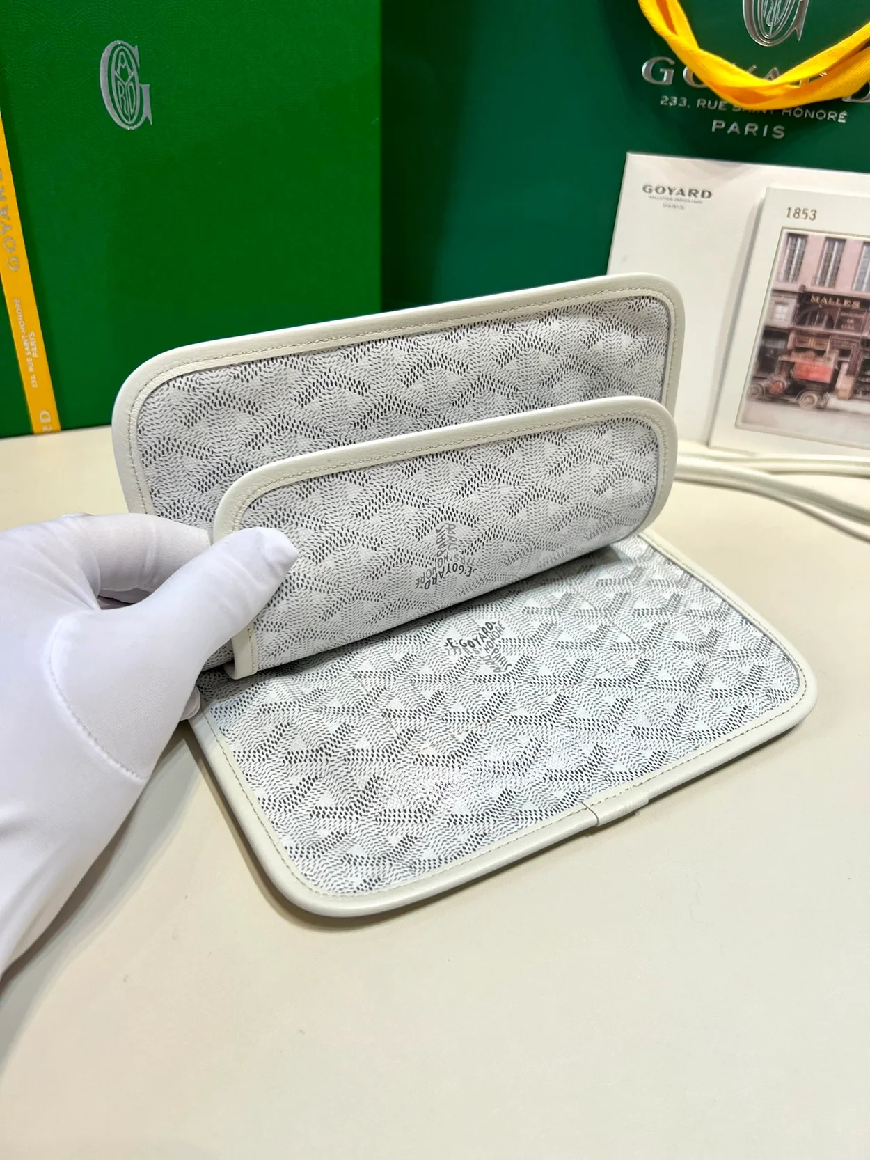 고야드 플뤼메 클러치 지갑 화이트