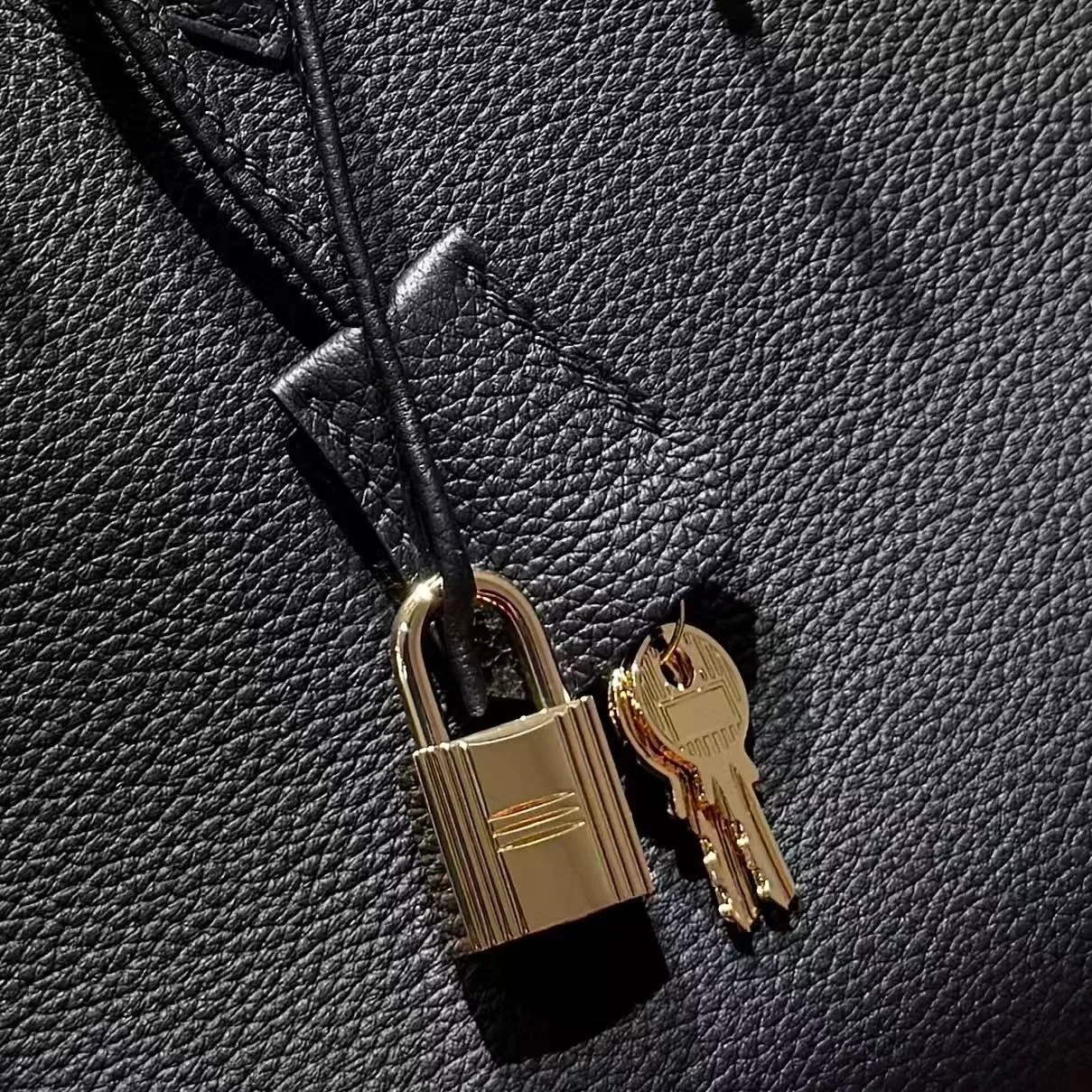 에르메스 버킨 30 Noir Togo 백 골드