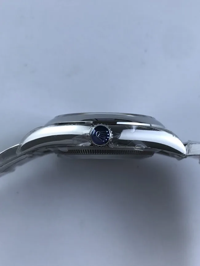 롤렉스 오이스터 퍼페츄얼 41mm 레드다이얼 상세 이미지 4